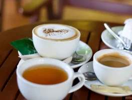 Чай и кофе в зале ожидания бесплатно!