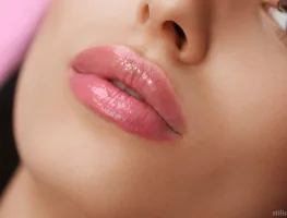 Перманентный макияж губ всего 9000 вместо 11000